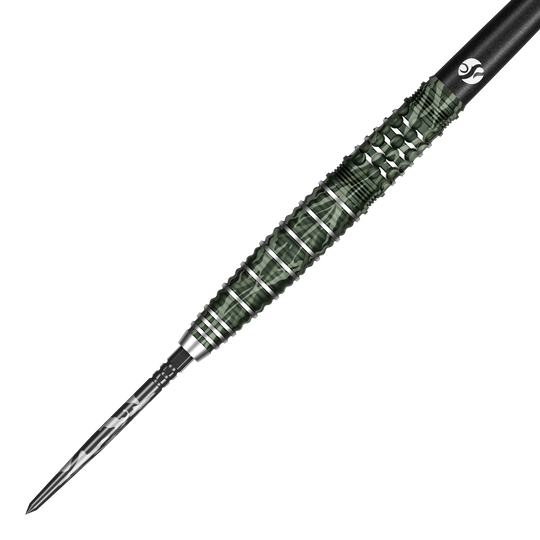 Shot Camo Ghillie Turbo Point Steeldarts 23g sind Dartpfeile mit Camouflage-Design. Sie sind nebeneinander aufgestellt.