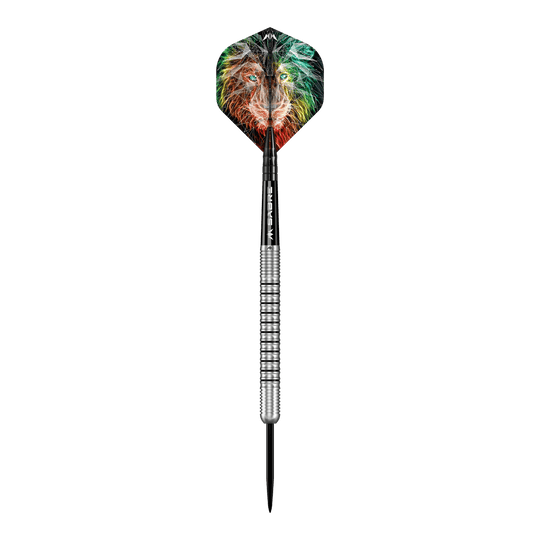 Misión Dominik Grüllich Steeldarts Der abgebildete Dartpfeil ist der "Mission Dominik Grüllich Steeldart" mit einem Gewicht von 23,5g. Auf dem Dartflügel ist ein farbenfroher Löwenkopf zu sehen.