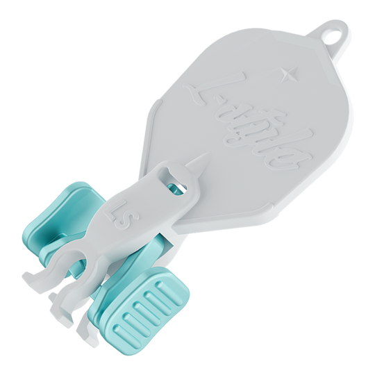 Hier ist das L-Style L-System Key-2 Flight Shaft Remover Tool abgebildet. Das Werkzeug wird verwendet, um Flights und Shafts bei Darts zu entfernen.