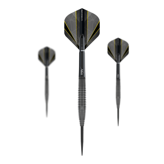 Das Bild zeigt drei schwarze Steeldarts mit gelben Akzenten und dem Namen „Red Dragon Seren 4 Onyx“. Die Pfeile haben strukturierte Griffe und moderne Flights.