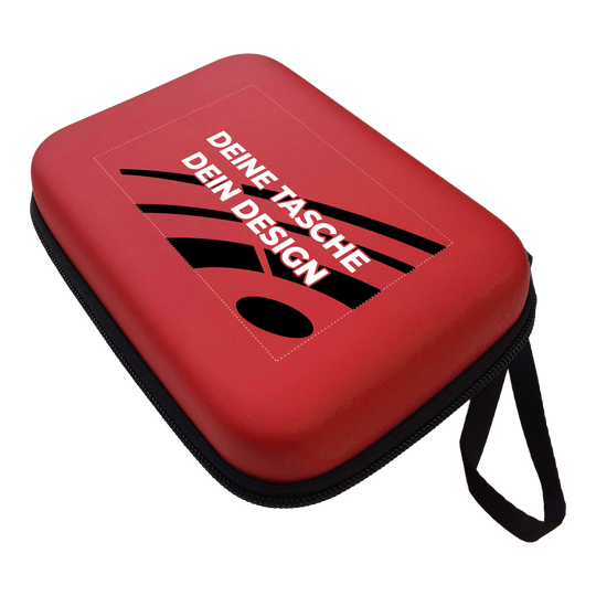 Das Foto zeigt ein Dartcase System 4 in Rot. Das Etui schützt und organisiert Dartpfeile und Zubehör.