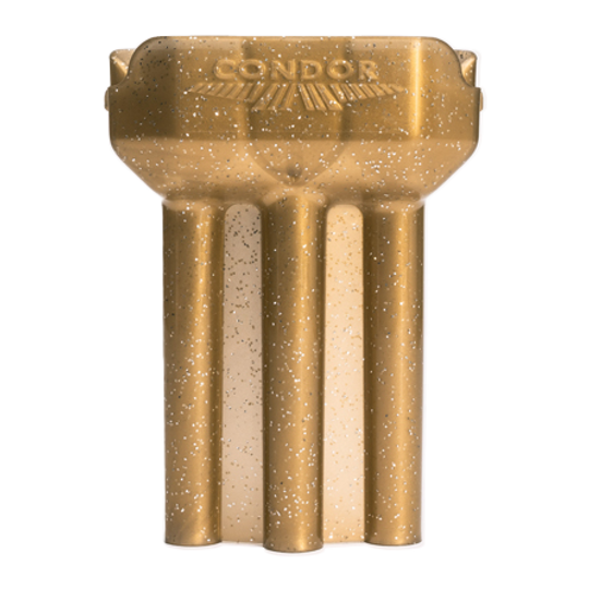Estuche para dardos Condor DUAL Das Bild zeigt ein goldfarbenes Dartcase mit dem Schriftzug "CONDOR" und einem Flügelmuster darauf. Das Etui hat drei einzelne Fächer für Darts.