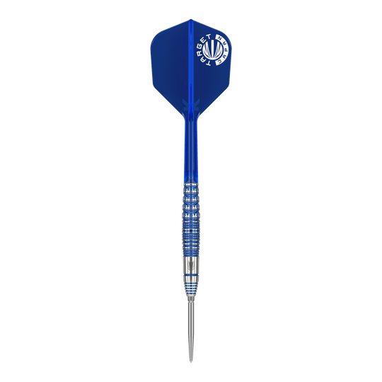 Dardos de acero Target Japan Toru Suzuki Sereno GEN1 Swiss Point - 21 g Auf dem Bild ist ein Steeldart der Marke Target Japan Toru Suzuki Sereno GEN1 Swiss Point mit 21g Gewicht zu sehen. Der Dart hat eine blaue Flight und einen silber-blauen Schaft mit feinen Rillen.