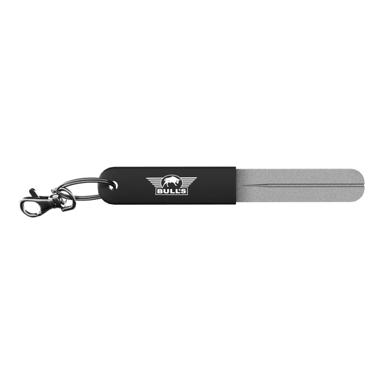 Piedra de afilar para afilador manual Bulls NL Der Bulls NL Hand Sharpener Schleifstein ist ein handlicher Schleifstein zum Schärfen von Dartspitzen. Das Bild zeigt den Schleifstein in einer Nahaufnahme.