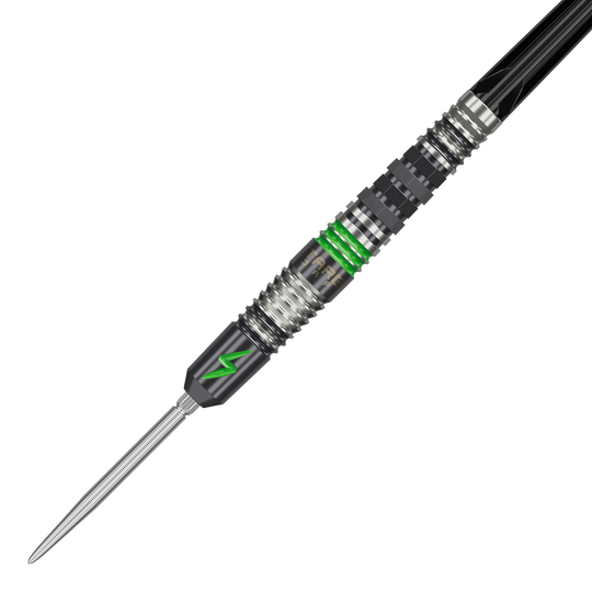 Das Bild zeigt einen Target Japan Black Marque Lightning 3 SP Steeldart. Der Dartpfeil hat ein modernes Design mit schwarzen und silbernen Elementen sowie auffälligen grünen Akzenten.