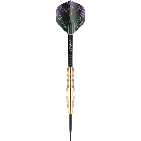 1224_Winmau_Simon_Whitlock_Brass_Steeldarts_1C5xuuCdsfzTQN Das Bild zeigt einen Winmau Simon Whitlock Brass Steeldart. Der Dart hat einen goldfarbenen, geriffelten Schaft und schwarze Flights mit lila und grünen Akzenten.