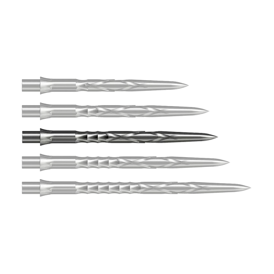 Puntas de dardos de acero Caliburn System - HAN G2 - Plata Auf dem Bild sind drei silberne Steeldartspitzen zu sehen. Sie liegen nebeneinander und haben eine strukturierte Oberfläche.