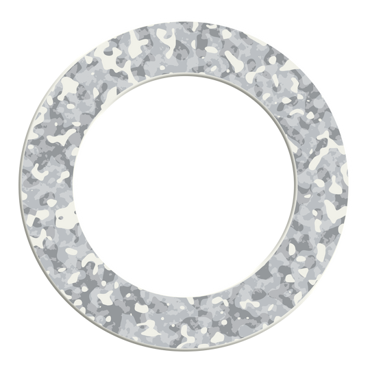 Marco de diana McDart Camo Das Bild zeigt ein Produkt namens DBS-CAMO3_McDart_Camo_Dartboard_Surround_Snow_2. Es scheint ein Dartboard-Surround mit winterlichem Design zu sein.