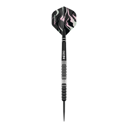 Dardos de acero cónicos Red Dragon Paradym Das Bild zeigt einen Red Dragon Paradym Tapered Steeldart. Der Dart hat ein modernes, schwarzes Design mit markant gemusterter Flugfeder.