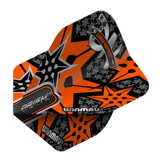 Vuelos estándar Winmau Prism Delta Danny Noppert Orange Signature No2 Das Bild zeigt ein Winmau Prism Delta Danny Noppert Orange Signature No2 Standard Flight. Das Flight hat ein auffälliges Design in Orange mit schwarzen und silbernen Sternen und dem Namen "Danny Noppert".