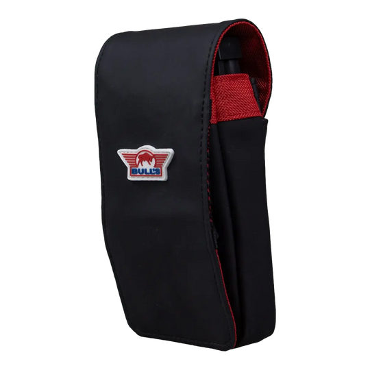 Estuche blando Bulls NL Spacecase negro-rojo Abgebildet ist das Bulls NL Spacecase Softcase Schwarz-Rot. Es handelt sich um eine Darttasche für einfachen Transport.