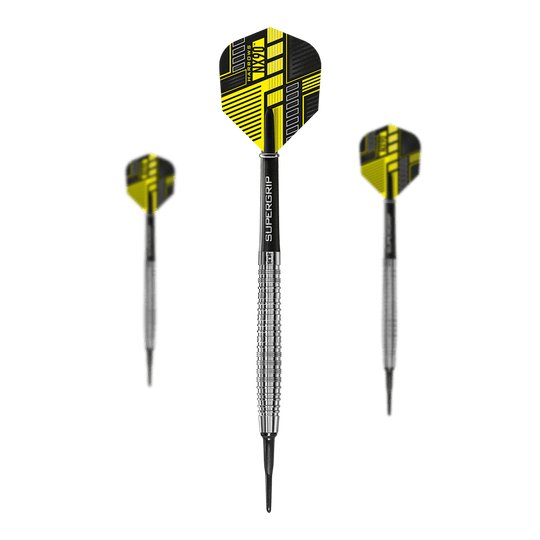 Dardos blandos Harrows NX90 Das Bild zeigt drei Harrows NX90 Softdarts mit schwarz-gelben Flights und silbernen Griffen. Die Dartpfeile haben eine moderne, auffällige Optik und sind auf grünem Hintergrund dargestellt.