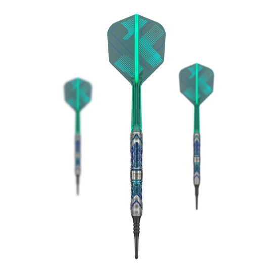 Dardos blandos Target Japan Kaze Series Ceros 03 - 19 g Das Bild zeigt drei Softdarts aus der Target Japan Kaze Series Ceros 03, 19g. Die Darts haben auffällige grün-blaue Flights und einen silbernen, gemusterten Barrel.