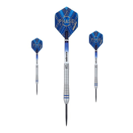 Campeón mundial de Unicorn Phase 6 Gary Anderson Steeldarts Das Bild zeigt drei Steeldarts des Modells „Unicorn Phase 6 World Champion Gary Anderson“. Die Darts haben blaue Flights mit dem Schriftzug „Phase 6“ und silberne, gerillte Barrels.