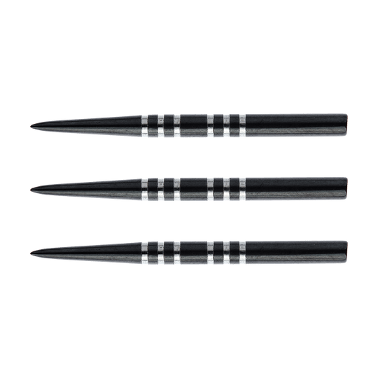 8375_Winmau_Re-Grooved_Steeldart_Spitzen_32mm_1 Das Bild zeigt drei schwarze Steeldart-Spitzen mit silbernen Rillen. Die Spitzen sind nebeneinander angeordnet und gehören zum Produkt "Winmau Re-Grooved Steeldart Spitzen".