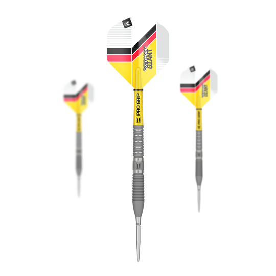 Dardos de acero Target Gabriel Clemens GEN2 Swiss Point Auf dem Bild sind drei Steeldarts mit gelben, weißen, schwarzen und roten Flights zu sehen. Der mittlere Dart ist groß abgebildet, während die beiden anderen kleiner und seitlich daneben stehen.