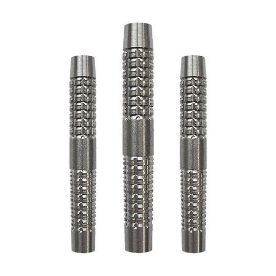 Barriles de dardos blandos McDart SilverGrip - 20 g Das Bild zeigt drei silberne Dart-Barrels der Marke McDart SilverGrip Softdart, jeweils mit einem Gewicht von 20 Gramm. Die Barrels haben eine strukturierte, griffige Oberfläche für besseren Halt.
