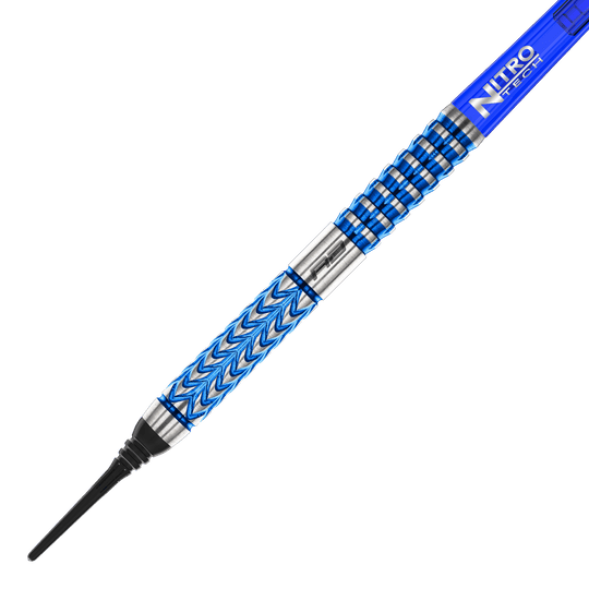 Dardos blandos Red Dragon Gerwyn Price Glacier - 18 g Das Bild zeigt einen Red Dragon Gerwyn Price Glacier Softdart mit einem Gewicht von 18g. Der Dart hat ein auffälliges blau-silbernes Design und eine schwarze Kunststoffspitze.