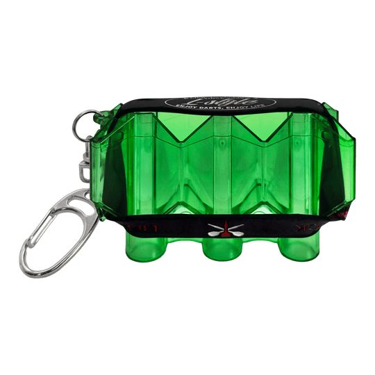 Das Bild zeigt ein Produkt mit dem Dateinamen LSF3107_LStyle_Krystal_Flight-Case_SP_Grn_1. Es ist vermutlich ein grünes Flight-Case für Dartflights.