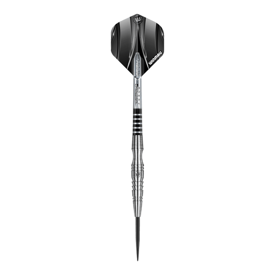 Dardos de acero Winmau Sniper V3 Das Bild zeigt einen Winmau Sniper V3 Steeldart. Der Dart hat ein silbernes, geriffeltes Barrel und schwarze Flights mit Winmau-Logo.