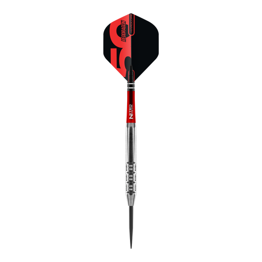 Gezeigt werden die Red Dragon 50 Year Collection Hexoset 3 Steeldarts mit einem Gewicht von 25g. Die Edition feiert das 50-jährige Bestehen der Marke Red Dragon.