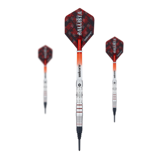 Dardos suaves estilo Ballista Unicorn 3 Das Bild zeigt drei Softdarts des Produkts „Unicorn Ballista Style 3“. Die Darts haben rote Flights mit Muster und silberne Schäfte.