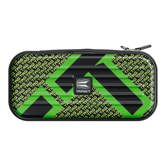 Estuche para dardos Target Takoma TAG Das Bild zeigt ein Dartcase mit einem auffälligen grünen und schwarzen Design. In der Mitte befindet sich ein Logo mit der Aufschrift "TARGET".