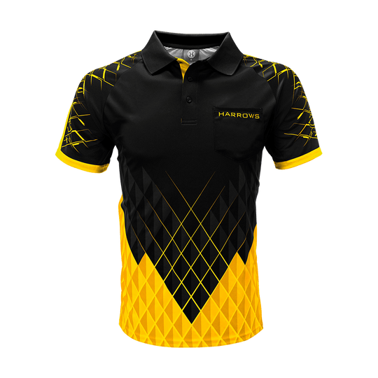 HRS-26517_Harrows_Paragon_Dartshirt_Gelb_1 Das Bild zeigt das Harrows Paragon Dartshirt in Gelb. Das Shirt hat ein auffälliges schwarz-gelbes Muster mit geometrischen Linien und dem Harrows-Logo auf der Brust.
