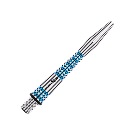 Auf dem Bild ist ein blauer Winmau Triad RX Aluminium Dartschaft zu sehen. Der Schaft hat ein gestreiftes Design mit silbernen und blauen Akzenten.