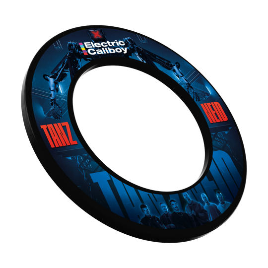 Tablero de dardos Electric Callboy Dance Envy Surround Vermutlich wird das Produkt 'EC01 Electric Callboy Tanzneid Dartboard Surround 1' abgebildet. Dieses Produkt schützt die Wand hinter dem Dartboard.