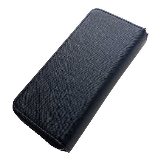 Caso de negocio Cameo Pro3 Das Bild zeigt ein elegantes, schwarzes Etui mit strukturierter Oberfläche. Es ist rechteckig geformt und wirkt stabil und hochwertig.