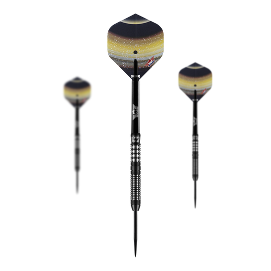 Dardos de acero Bulls NL Luna Neoma Das Bild zeigt drei Steeldarts des Modells "Bulls NL Luna Neoma". Die Flights der Darts haben ein dunkles, galaktisches Design mit gelben und weißen Akzenten.