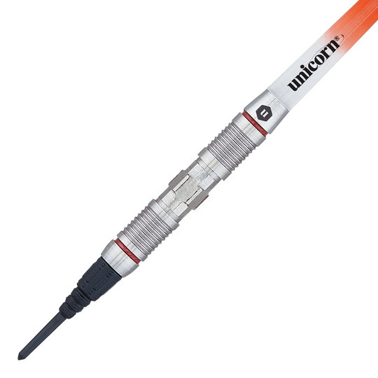 Dardos suaves Unicorn Ballista Style 2 Das Bild zeigt einen Softdart namens "Unicorn Ballista Style 2". Der Dart hat einen silbernen, geriffelten Schaft und eine orangefarbene Flight mit der Aufschrift "unicorn".