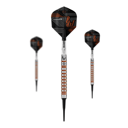 Dardos suaves Harrow's Luke Woodhouse Serie 2 - 18 g Das Bild zeigt die Harrows Luke Woodhouse Series 2 Softdarts mit einem Gewicht von 18g. Die Darts haben ein silbernes Barrel mit orangenen Akzenten und schwarzen Flights.