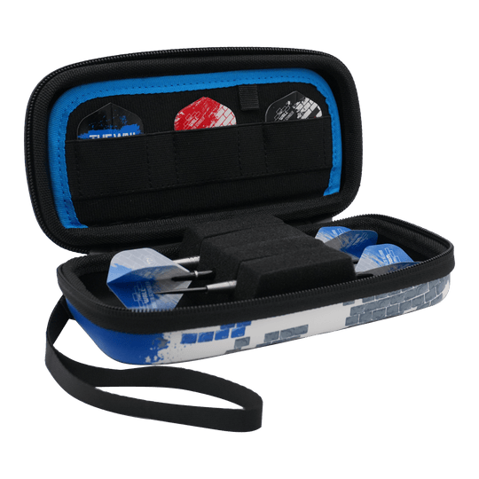 Estuche para dardos Bulls Orbis S Martin Schindler Das Bild zeigt ein geöffnetes Dartcase mit mehreren Darts und Flights darin. Das Etui ist blau-weiß und trägt das Design des Bulls Orbis S Martin Schindler Dartcase.