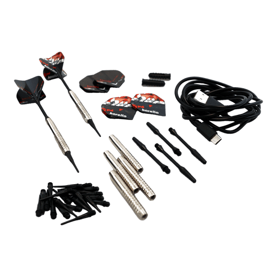 Diana electrónica blanda Karella CB-Smart Das Bild zeigt das Zubehörset der Karella CB-Smart Elektronischen Soft-Dartscheibe, darunter mehrere Dartpfeile, Ersatzspitzen, Flights und ein USB-Kabel. Die Einzelteile sind ordentlich auf einem hellen Hintergrund angeordnet.