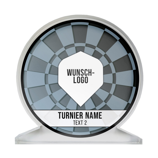 ACP-Schwarz_Acrylglas_Pokal_mit_Wunschdruck_Logo_Schwarz_1 Auf dem Bild ist ein runder Acrylglas-Pokal mit einem schwarz-grauen Dart-Design zu sehen. In der Mitte steht "WUNSCH-LOGO" und darunter "TURNIER NAME" sowie "TEXT 2".