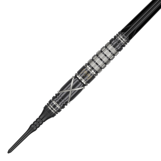 Auf dem Bild ist ein Softdart der Marke "Target Japan Black Marque Chaos 2" mit 19g Gewicht zu sehen. Der Dartpfeil hat ein schwarzes Design mit silbernen Akzenten und einer geriffelten Griffzone.