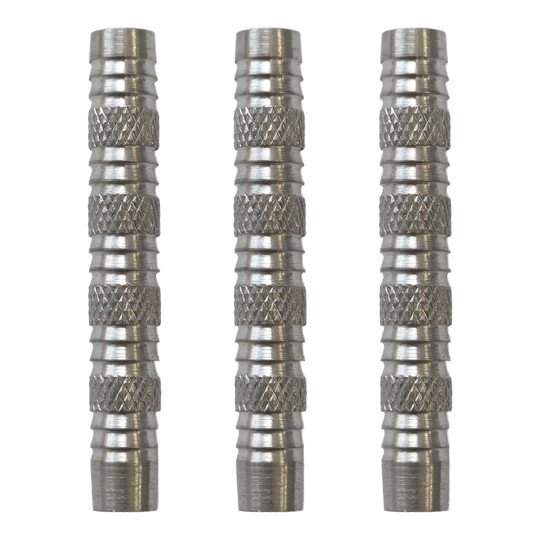 Barriles para dardos blandos McDart Knurled Shark - 18 g Hier sieht man McDart Knurled Shark Softdart Barrels - 18g als Set. Die Dart-Barrels sind silbern und haben ein markantes Rillenmuster.