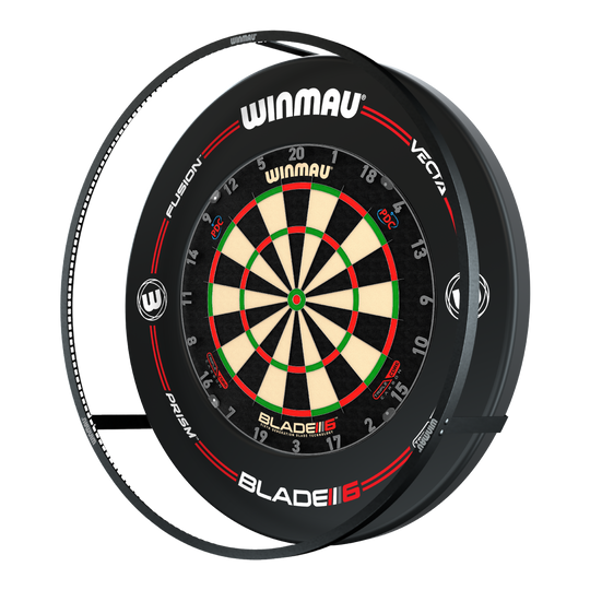 Das Bild zeigt das 'Winmau Plasma LED Beleuchtung und Surround Bundle' mit einer Dartscheibe. Um die Scheibe herum befindet sich eine LED-Beleuchtung und ein schwarzer Schutzring.
