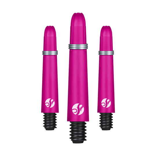 Auf dem Bild sind drei pinkfarbene Darts-Schäfte in verschiedenen Längen zu sehen. Sie besitzen schwarze Gewinde und silberne Ringe als Akzent.