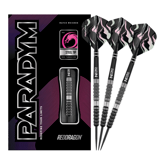 Dardos de acero cónicos Red Dragon Paradym Das Bild zeigt das Produkt "Red Dragon Paradym Tapered Steeldarts" mit einer schwarzen Verpackung und drei Steeldarts. Die Darts haben schwarze, silberne und rosafarbene Details sowie auffällige Flights.