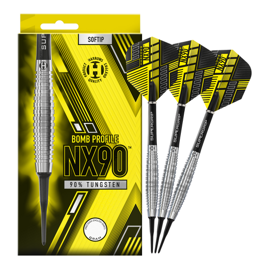Dardos blandos Harrows NX90 Bomb Das Bild zeigt eine Packung Harrows NX90 Bomb Softdarts mit auffälligem gelb-schwarzem Design. Neben der Verpackung sind drei Softdarts mit silbernen Griffen und schwarzen Flights zu sehen.