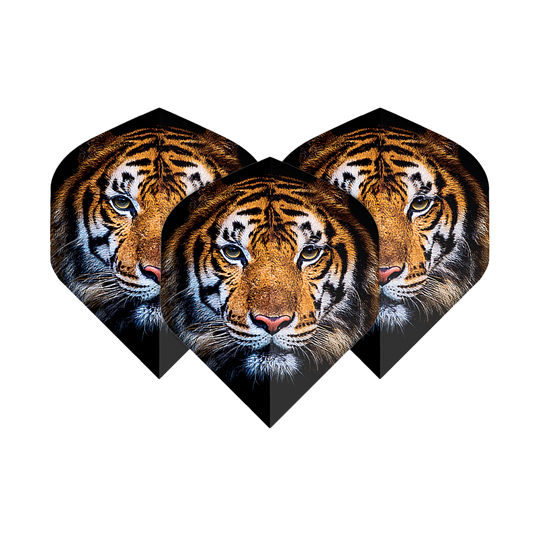 Vuelos de pentatlón Tigre Das Bild zeigt drei Dartflights mit dem Gesicht eines Tigers darauf. Die Flights sind das Produkt "Pentathlon Tiger No2 Standard Flights".