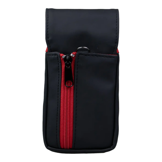 Estuche blando Bulls NL Spacecase negro-rojo Gezeigt wird das Bulls NL Spacecase Softcase Schwarz-Rot. Das Etui ist für Darts und Zubehör konzipiert.