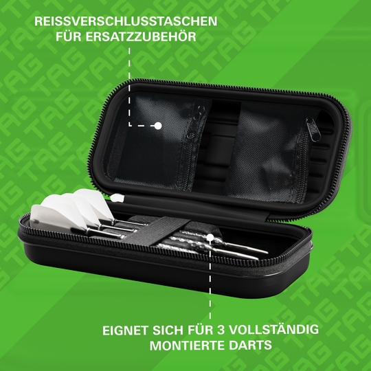 Estuche para dardos Target Takoma TAG Die Abbildung zeigt ein offenes Dartcase mit Reißverschlusstaschen für Ersatzzubehör. Es bietet Platz für drei vollständig montierte Darts.