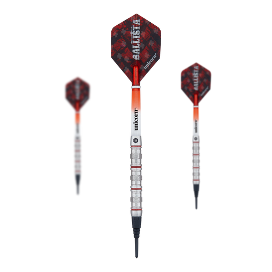 Dardos suaves estilo Ballista Unicorn 4 Das Bild zeigt drei Softdarts des Modells "Unicorn Ballista Style 4". Die Darts haben rote Flights mit der Aufschrift "BALLISTA" und silberne Schäfte.