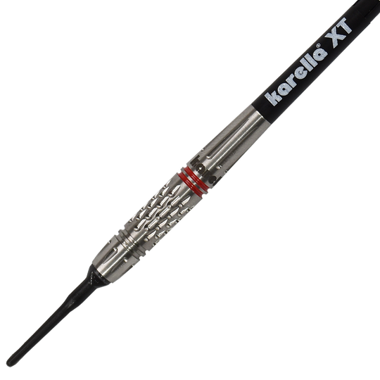 8307_Karella_Commander_Softdarts_2 Das Bild zeigt einen Karella Commander Softdart. Der Dartpfeil hat eine silberne Griffzone mit roten Ringen und einer schwarzen Spitze.