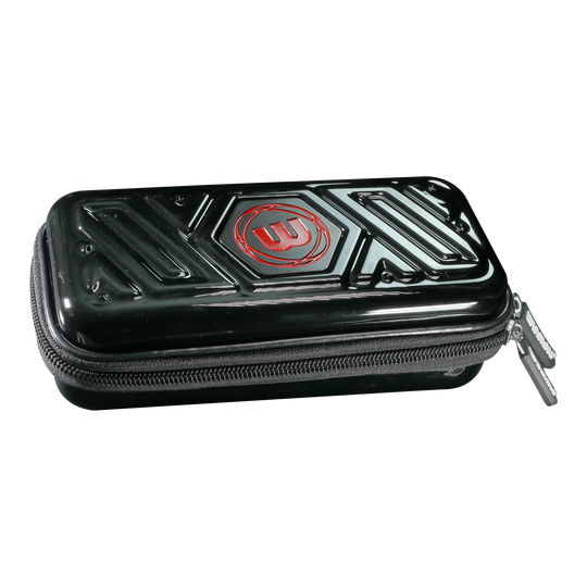 Cartera para dardos Winmau Armor G1 Das Bild zeigt ein schwarzes Dart-Etui mit einem Reißverschluss. Auf dem Etui ist ein rotes Logo zu sehen.