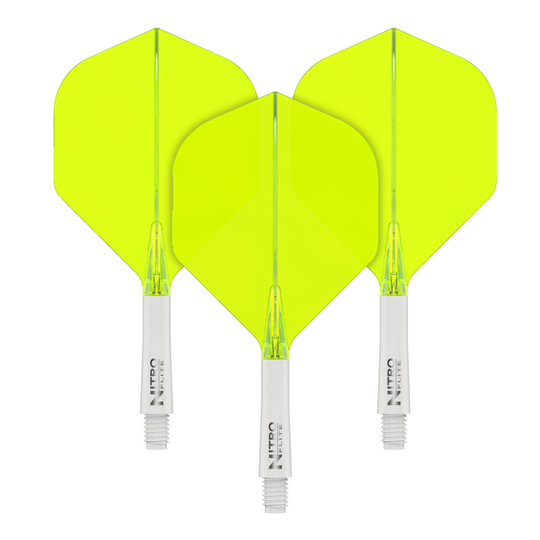 Red Dragon Nitroflite - Eje blanco, plumas amarillas nº 2 Auf dem Bild sind drei gelbe Dartflights mit weißen Schäften zu sehen. Sie stehen nebeneinander auf einem schwarzen Hintergrund.